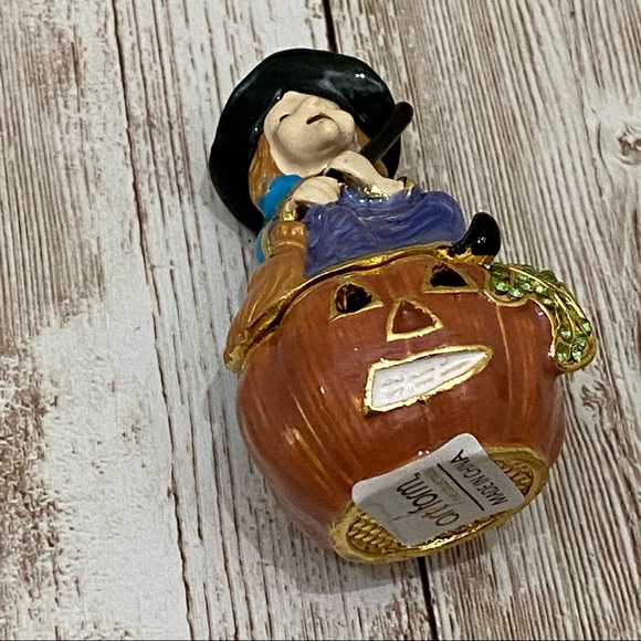 Artform Witchiepoo Halloween Enamel Trinket - Picture 9 of 15
